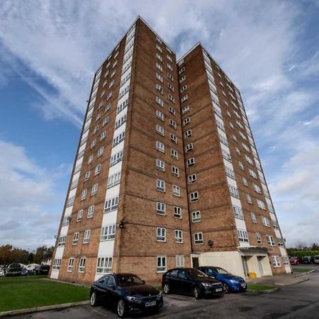 Spacious Apartment For Holiday And Contractor Groups In Salford - Private Parking - By Nmb Serviced Accommodation Manchester Exterior foto