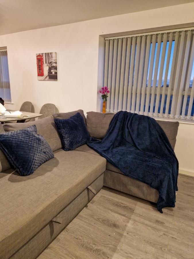 Spacious Apartment For Holiday And Contractor Groups In Salford - Private Parking - By Nmb Serviced Accommodation Manchester Exterior foto